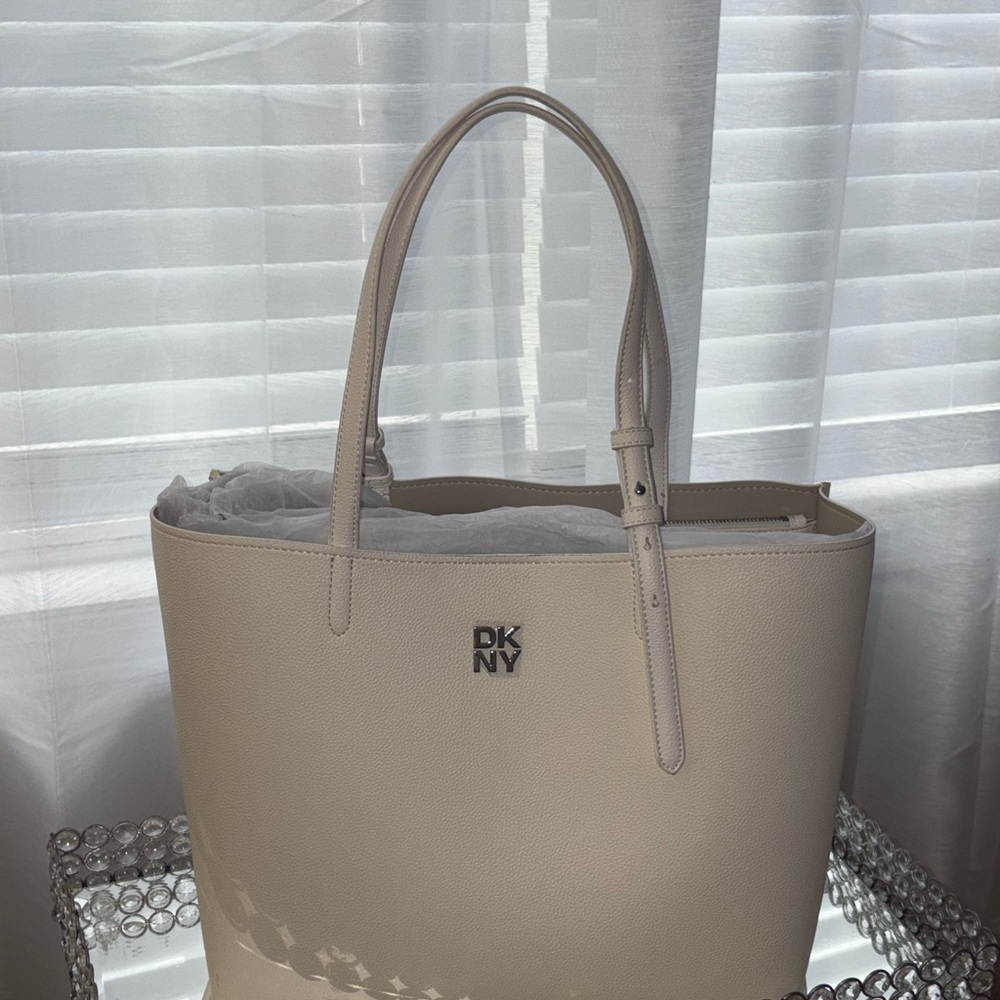 Purity🤍Tote 👜 - Picture 2 of 6